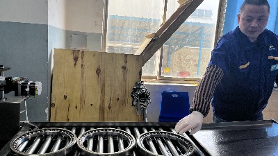 精密數(shù)控車床主軸軸承應該如何清洗？