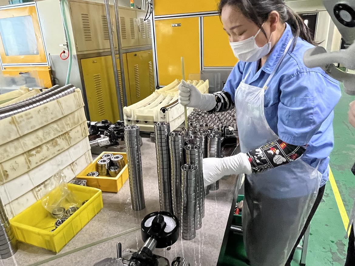 角接觸球軸承的游隙究竟有多重要？（37年廠家經(jīng)驗）